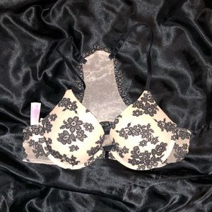 Victoria’s Secret 34B Lace racerback bras. Like new.